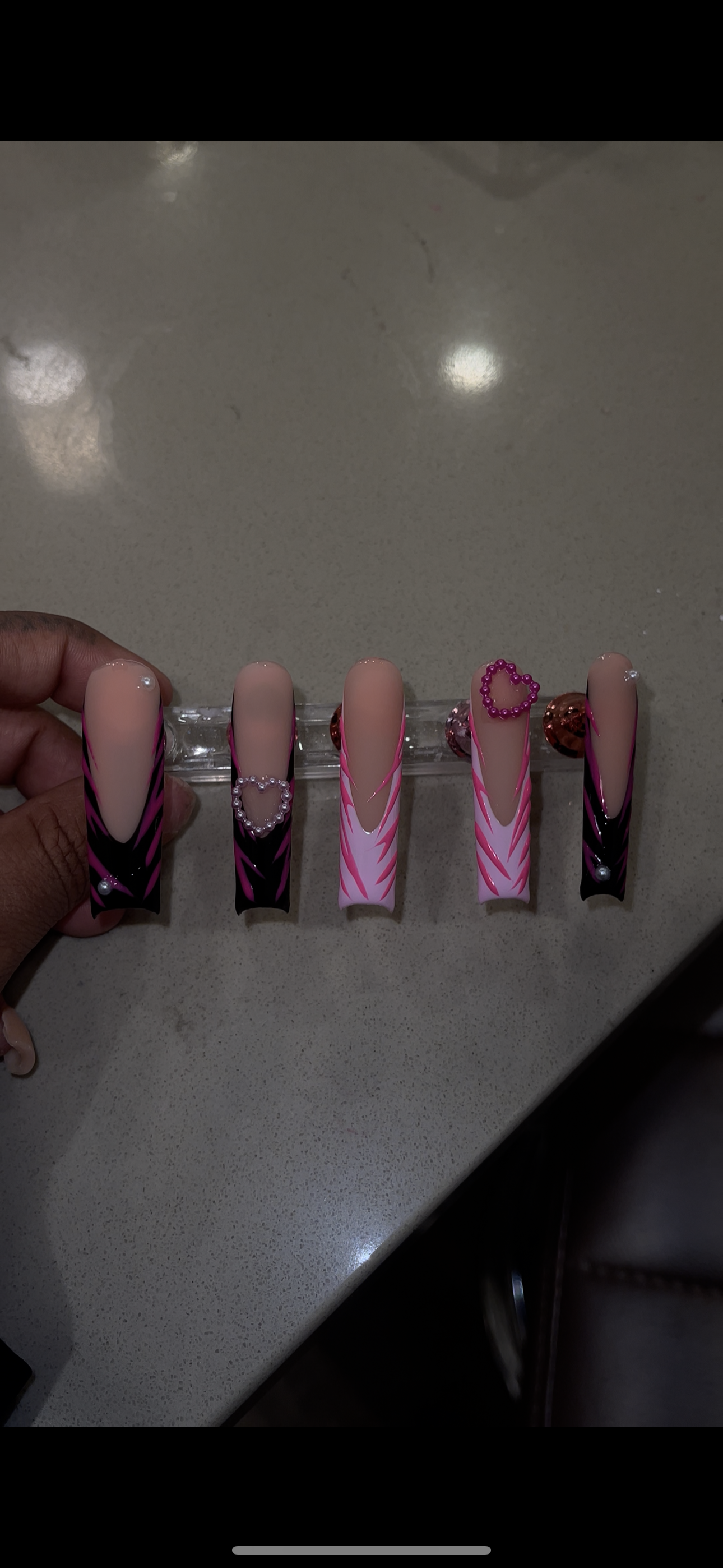 Zebra pink and black French press-ons