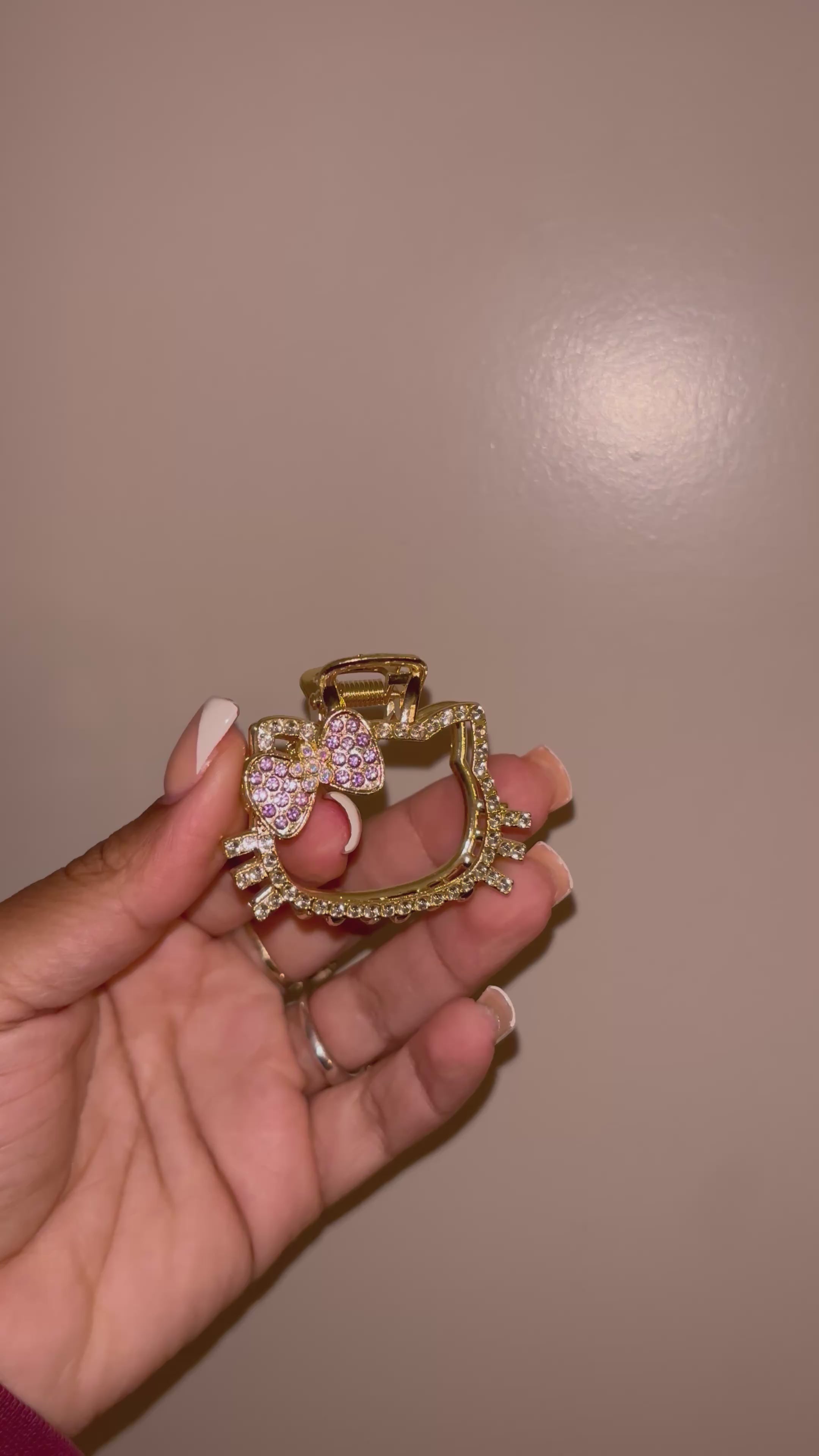 Kitty bling claw clip