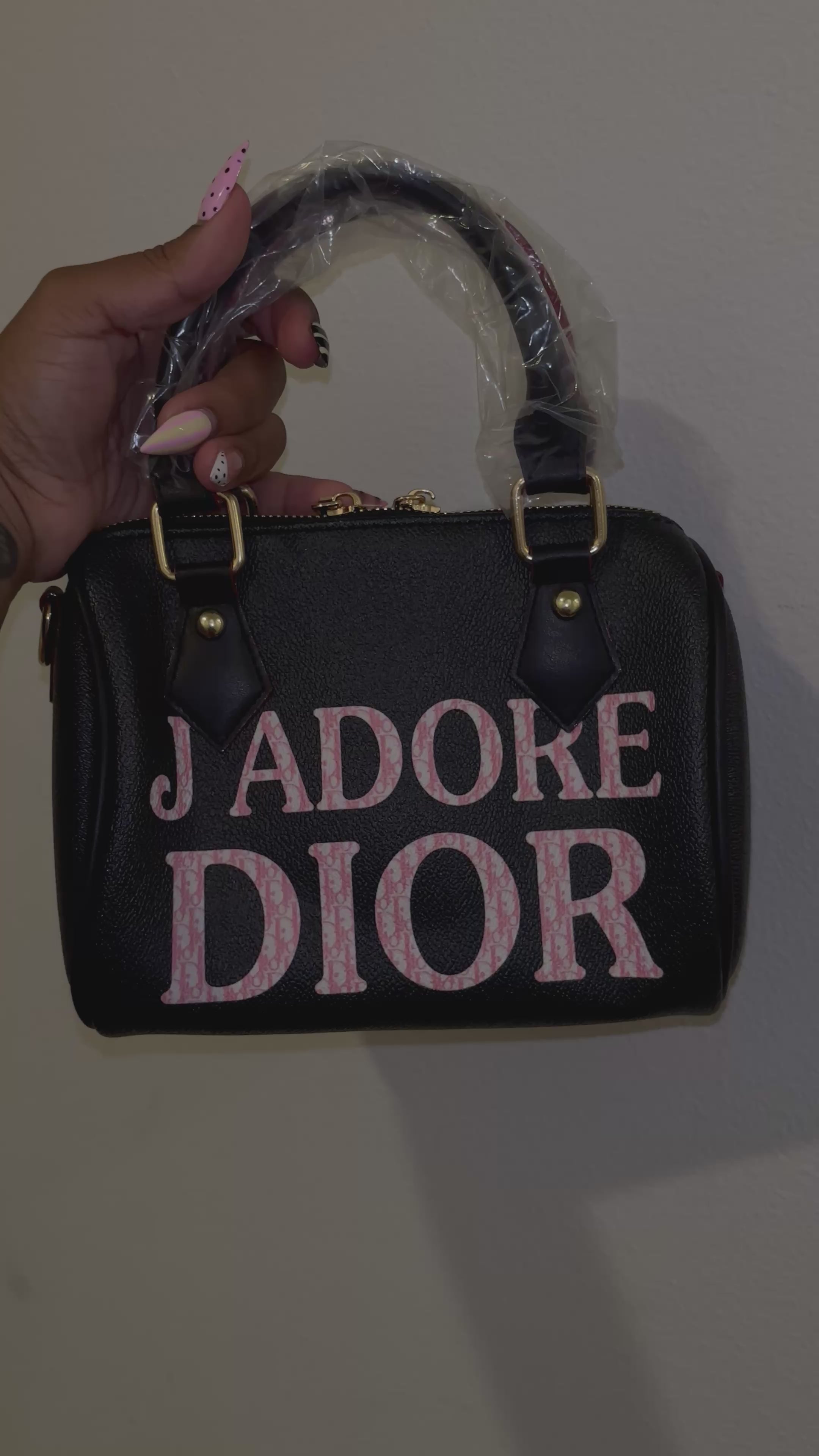 DD duffle purse